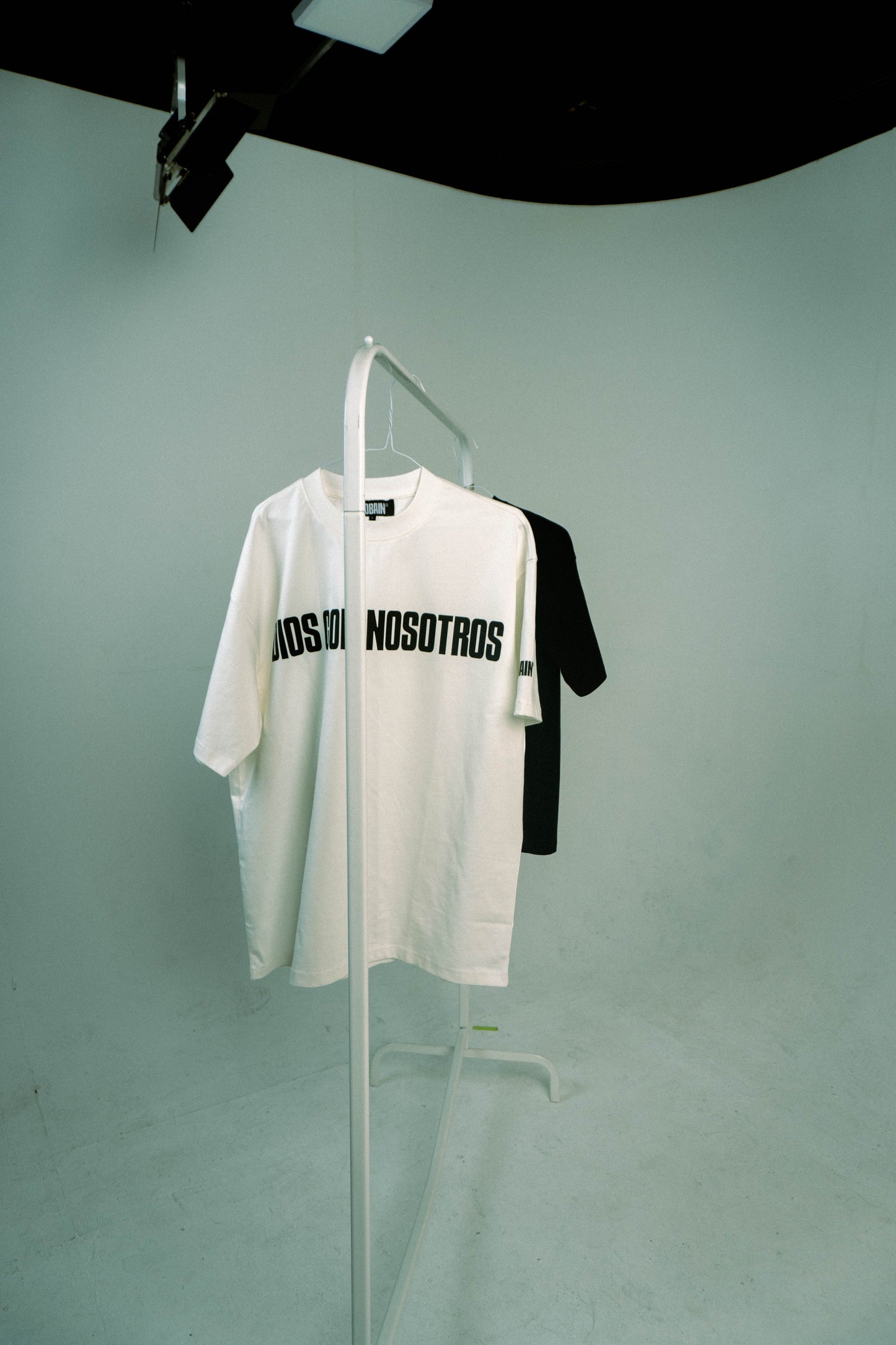 "DIOS CON NOSOTROS" TEE